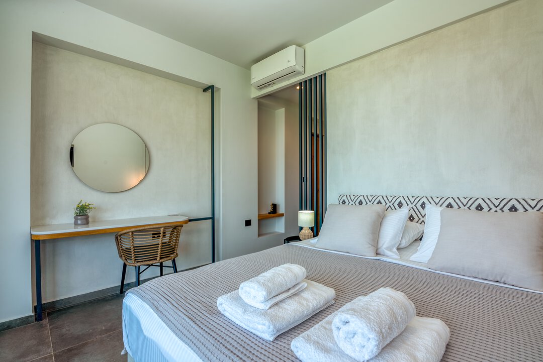 Modern toilet area with wall-hung WC at Nusa Balos, Crete