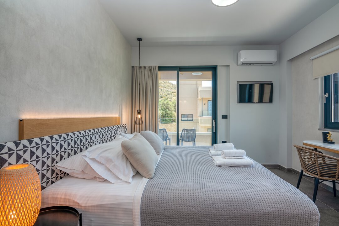 Kitchen area with built-in oven and coffee facilities at Nusa Balos villa, Crete